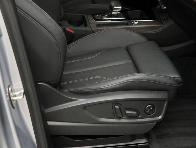Photo of 2025 Florett Silver Metallic Audi Q5