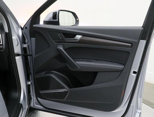 Photo of 2025 Florett Silver Metallic Audi Q5