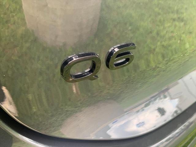 Photo of 2025 Manhattan Gray Metallic Audi Q6 e-tron