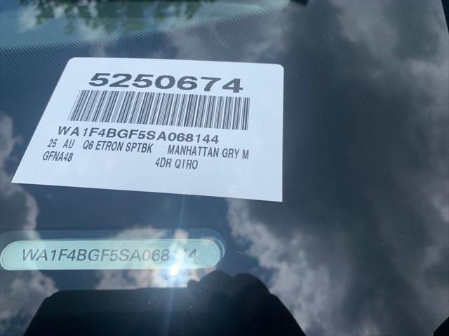 Photo of 2025 Manhattan Gray Metallic Audi Q6 e-tron