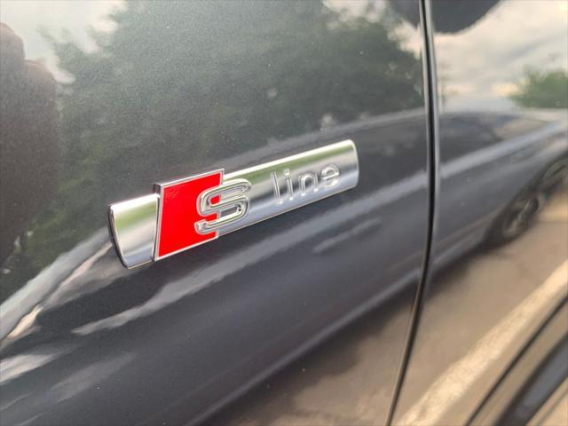 Photo of 2025 Manhattan Gray Metallic Audi Q6 e-tron