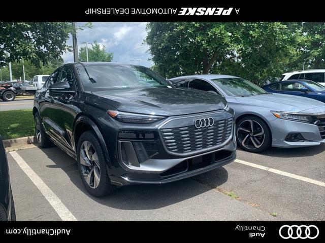 Photo of 2025 Manhattan Gray Metallic Audi Q6 e-tron