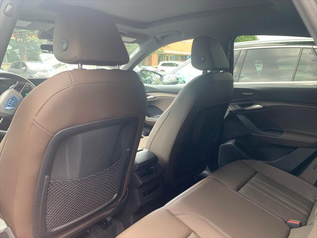 Photo of 2025 Manhattan Gray Metallic Audi Q6 e-tron