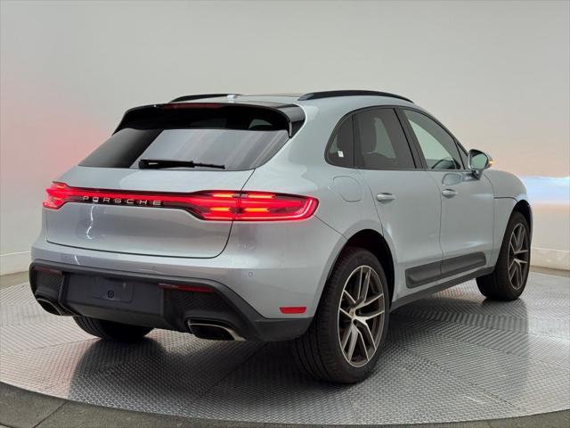 Photo of 2024 Dolomite Silver Metallic Porsche Macan