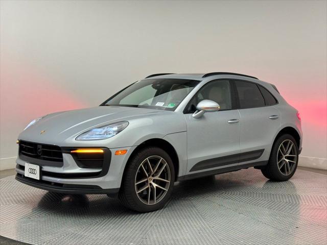 Photo of 2024 Dolomite Silver Metallic Porsche Macan