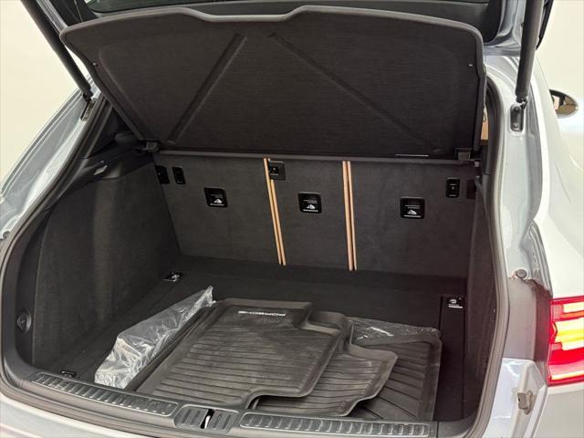 Photo of 2024 Dolomite Silver Metallic Porsche Macan