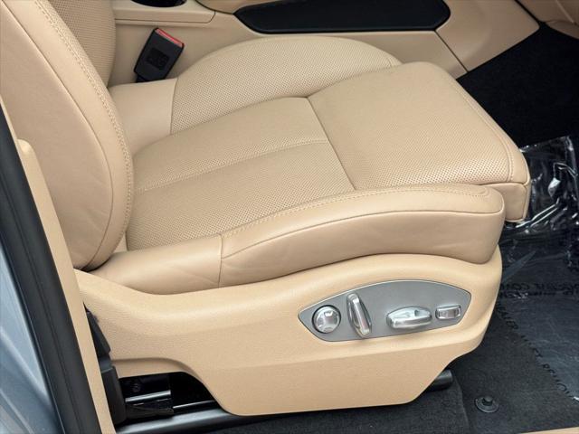 Photo of 2024 Dolomite Silver Metallic Porsche Macan