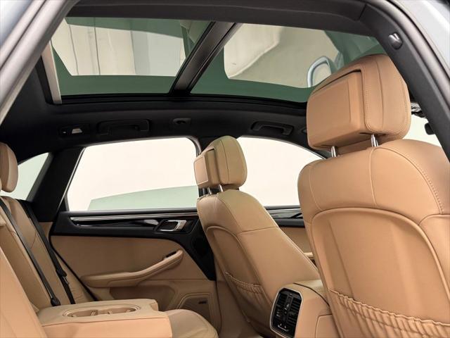 Photo of 2024 Dolomite Silver Metallic Porsche Macan