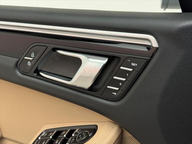 Photo of 2024 Dolomite Silver Metallic Porsche Macan