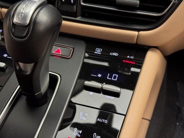 Photo of 2024 Dolomite Silver Metallic Porsche Macan