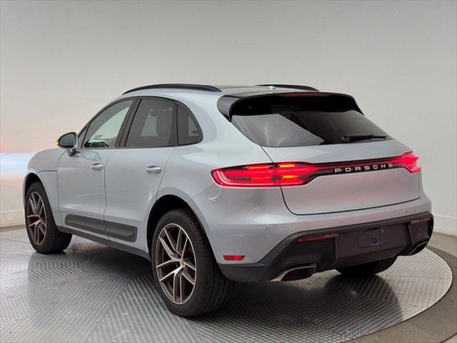 Photo of 2024 Dolomite Silver Metallic Porsche Macan