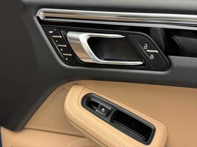 Photo of 2024 Dolomite Silver Metallic Porsche Macan