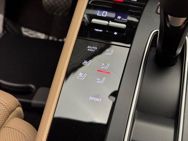 Photo of 2024 Dolomite Silver Metallic Porsche Macan