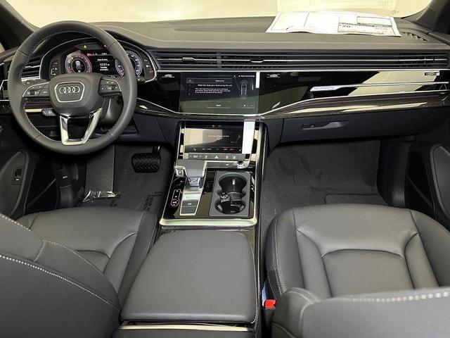 Photo of 2025 Satellite Silver Metallic Audi Q7