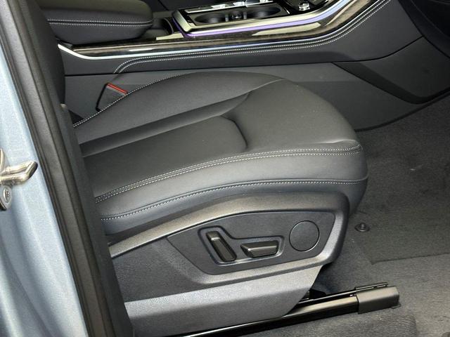 Photo of 2025 Satellite Silver Metallic Audi Q7