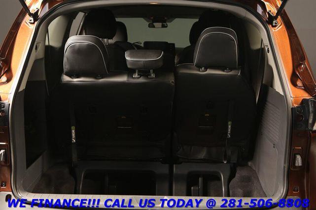 Photo of 2024 Sunset Bronze Mica Toyota Sienna