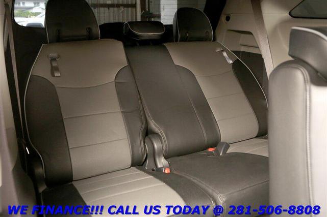 Photo of 2024 Sunset Bronze Mica Toyota Sienna
