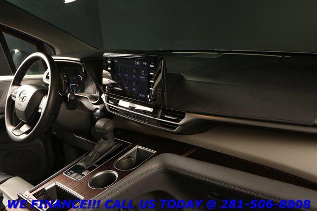 Photo of 2024 Sunset Bronze Mica Toyota Sienna