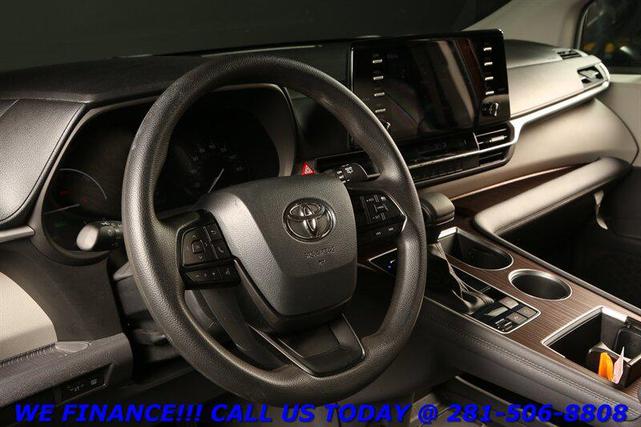 Photo of 2024 Sunset Bronze Mica Toyota Sienna