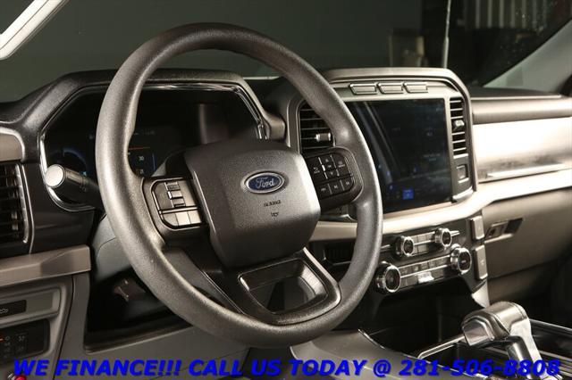 Photo of 2022 Oxford White Ford F-150 Lightning