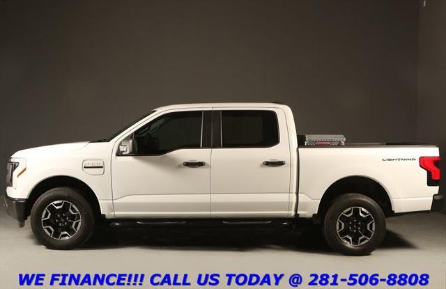 Photo of 2022 Oxford White Ford F-150 Lightning