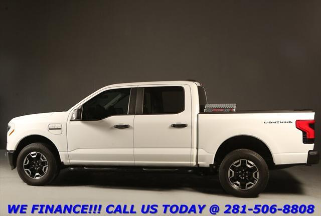 Photo of 2022 Oxford White Ford F-150 Lightning