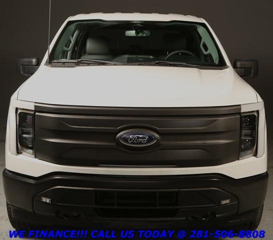 Photo of 2022 Oxford White Ford F-150 Lightning