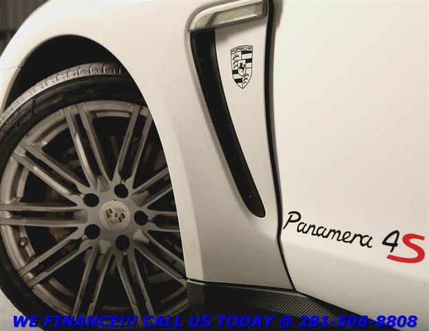 Photo of 2015 White Porsche Panamera