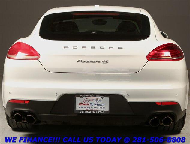 Photo of 2015 White Porsche Panamera