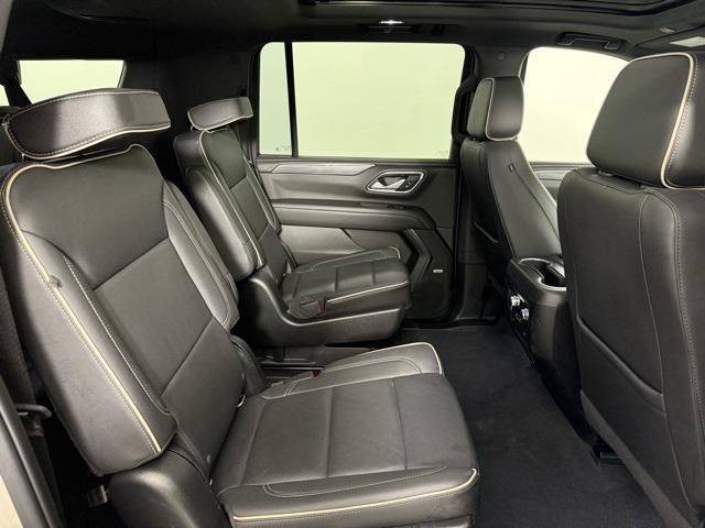 Photo of 2022 Pearl Beige Metallic GMC Yukon XL