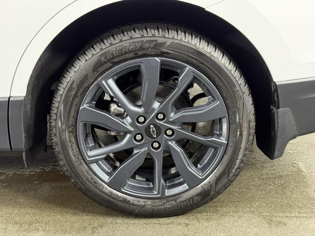 Photo of 2024 Summit White Chevrolet Equinox