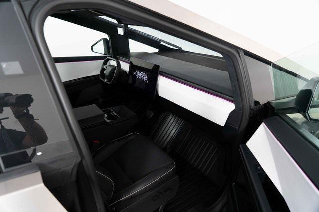Photo of 2024 Stainless Steel Tesla Cybertruck