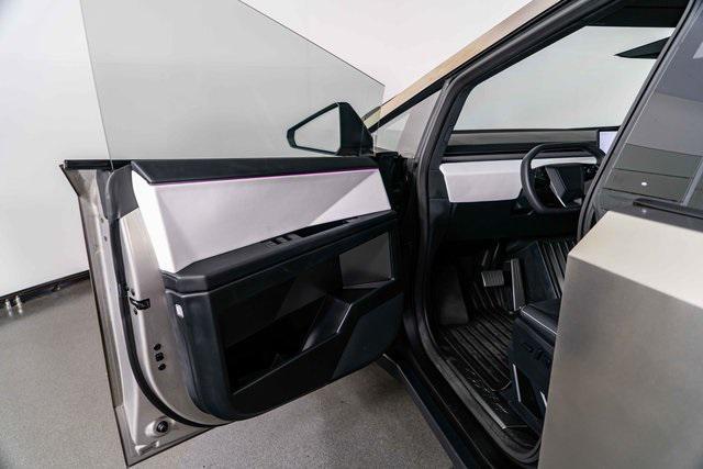 Photo of 2024 Stainless Steel Tesla Cybertruck