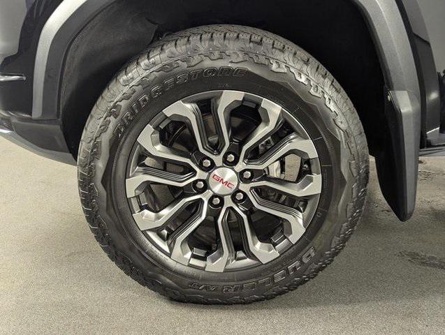 Photo of 2023 Onyx Black GMC Canyon