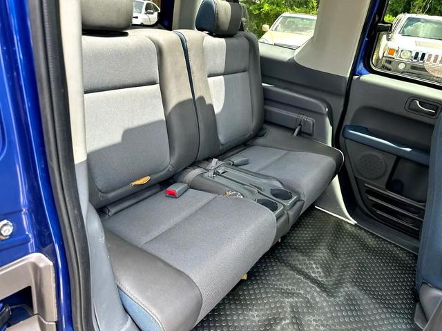 Photo of 2004 Fiji Blue Pearl Honda Element