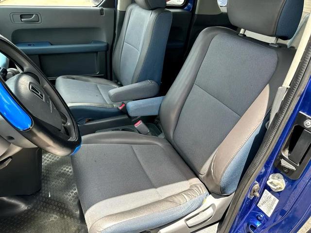 Photo of 2004 Fiji Blue Pearl Honda Element