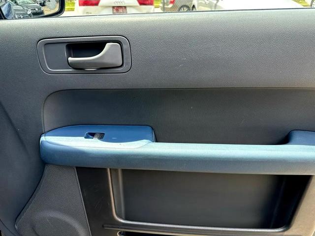 Photo of 2004 Fiji Blue Pearl Honda Element