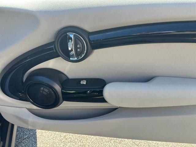Photo of 2016 Midnight Black Metallic MINI Convertible