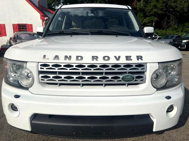 Photo of 2013 Fuji White Land Rover LR4