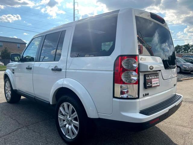 Photo of 2013 Fuji White Land Rover LR4