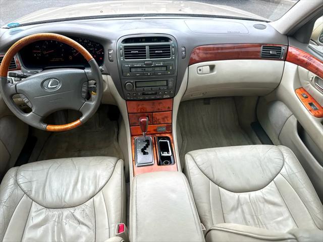Photo of 2002 Tan Lexus LS 430