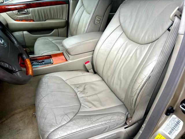 Photo of 2002 Tan Lexus LS 430