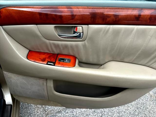 Photo of 2002 Tan Lexus LS 430
