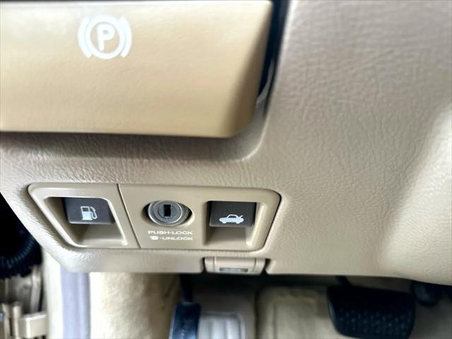 Photo of 2002 Tan Lexus LS 430