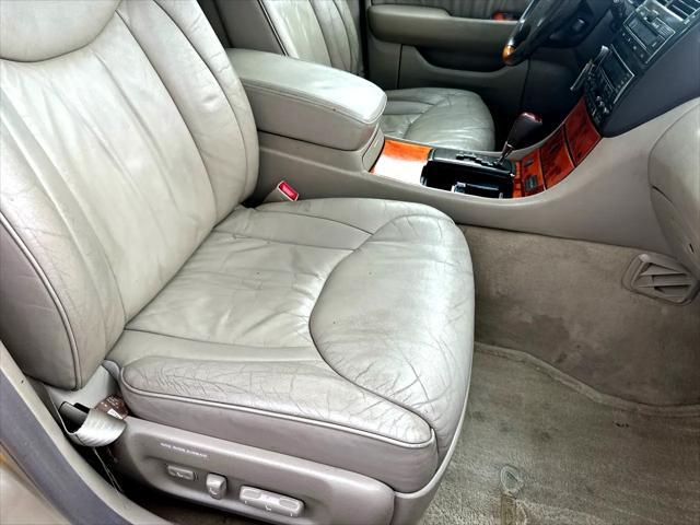 Photo of 2002 Tan Lexus LS 430