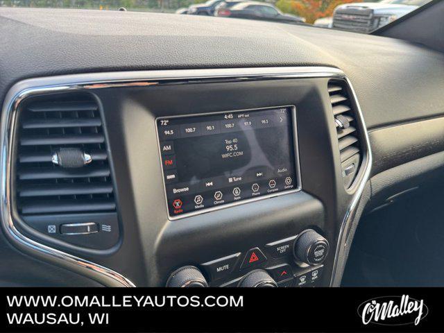 Photo of 2018 Diamond Black Crystal Pearlcoat Jeep Grand Cherokee