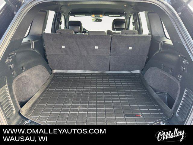 Photo of 2018 Diamond Black Crystal Pearlcoat Jeep Grand Cherokee