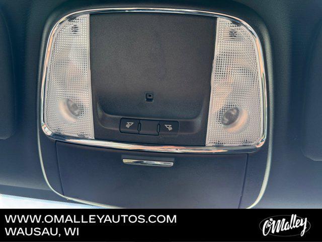 Photo of 2018 Diamond Black Crystal Pearlcoat Jeep Grand Cherokee
