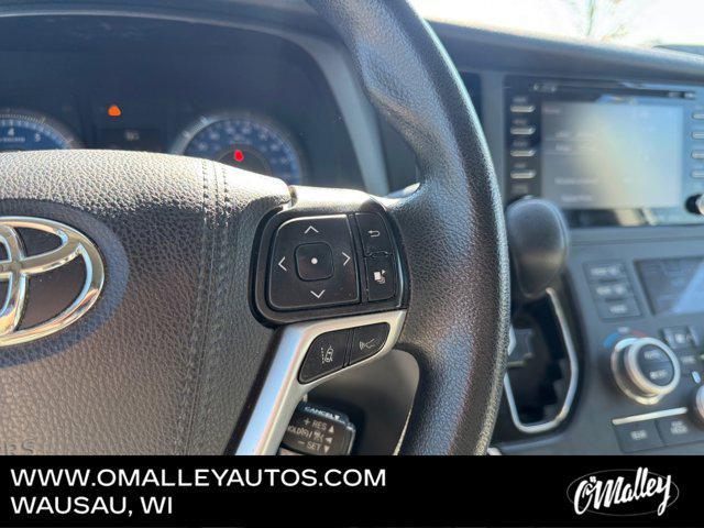Photo of 2019 Celestial Silver Metallic Toyota Sienna