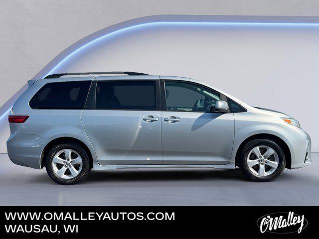 Photo of 2019 Celestial Silver Metallic Toyota Sienna